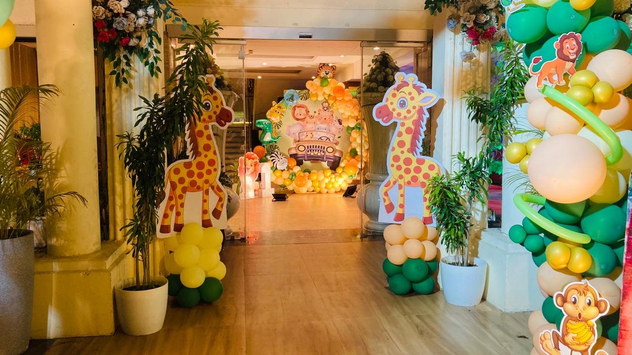 Safari theme birthday entrance